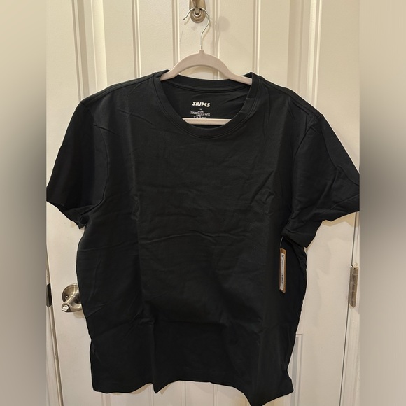 NWT SKIMS MENS CLASSIC COTTON TEE ONXY BLACK XL - Picture 5 of 8
